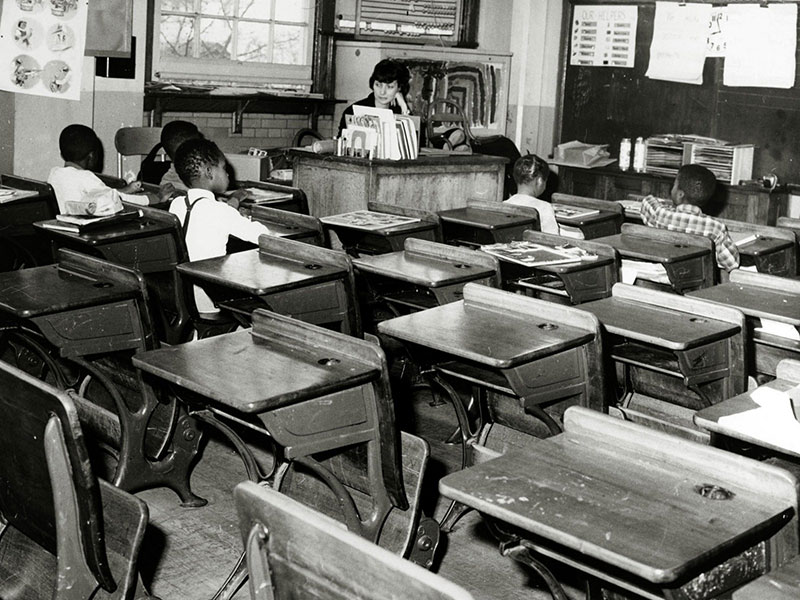 ⬆︎ Una classe nel Queens, New York, Usa, 1964. Rolls Press / Popperfoto / Getty